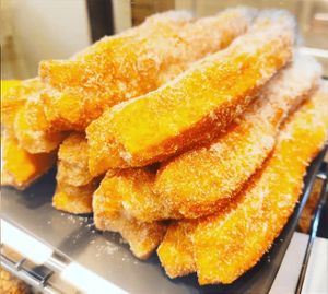 Donut sticks med sukker at Tofuhuset in Sandnes