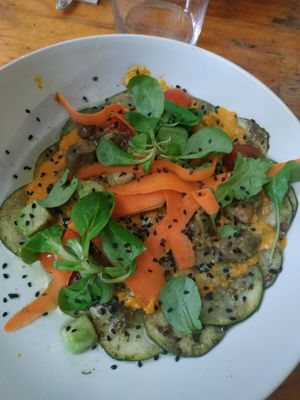 Carpaccio de calabacín at Refugio Telera in Biescas