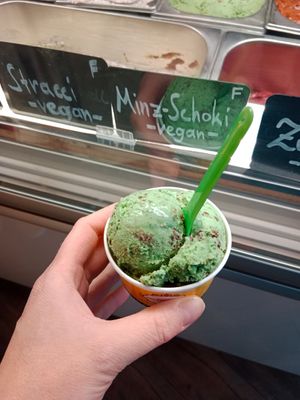 Minz-Schoki Eis at Zuckero - 1080 in Vienna