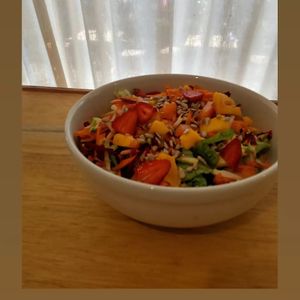 Ensalada fresca con frutas at Vegandru in Mexico City