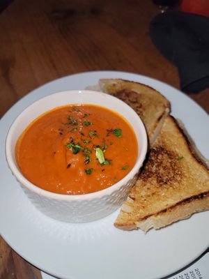 Grilled cheese and tomato soup at Vegan & Vine in Phoenix