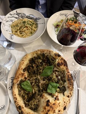 Linguine (no cheese); insalata mista; special escarole/olive/caper pizza (no cheese); Chianti   at Saraceno d'Oro in Positano