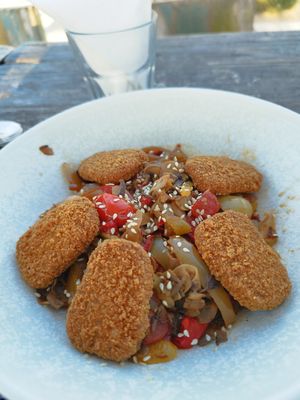 Vegan nuggets and fries at Famous Beach Bar & Grill in Zadar