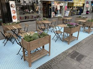 Sitzgelegenheiten im Freien  at Beezou in Hagen