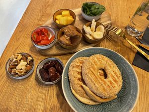 Vegane Bagels mit verschiedenen Toppings  at Beezou in Hagen