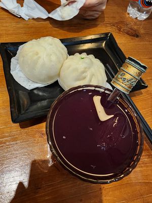 Lemom purple tea with 2 bakpao at LiuJia Kitchen in Tangerang
