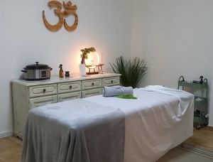 Sala de massagem at Moyo Terapias in Boliqueime