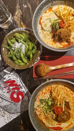 Pride ramen och saltade edamame at SIN in Stockholm