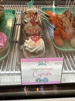 This cupcake was like concrete 🤢 can’t recommend it  at Button Rock Bakery & Kenny Lou's Deli in Lafayette