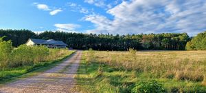 View of property from road at Ugly Biscuits Bed and Breakfast in Baraboo