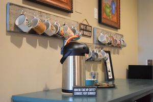 Coffee bar at Ugly Biscuits Bed and Breakfast in Baraboo
