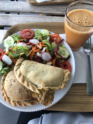 Empanadas, salad. Carrot/apple/ginger juice   at Mercearia Bio in Portimao