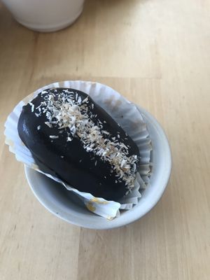 Bounty de coco at Mercearia Bio in Portimao