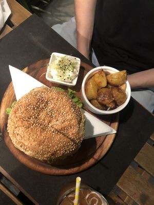 Cali burger  at Origami in La Spezia