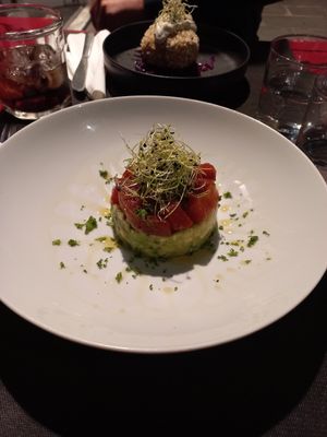 Tartare avocat et pastèque 🍉 at Origami in La Spezia