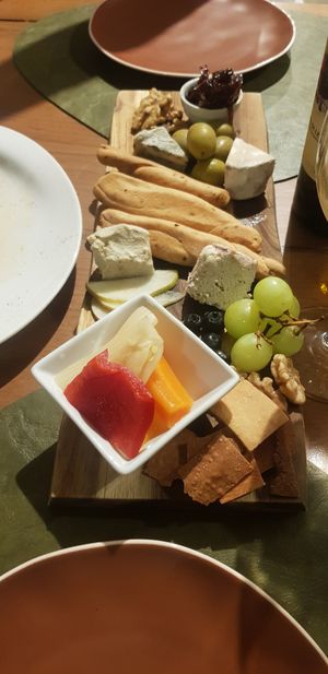 Cheese platter at Origami in La Spezia