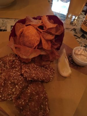 Seitan nuggets and sweet potato chips at Origami in La Spezia