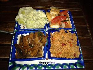Coleslaw, chili, marinated tofu salad, fried mushrooms at El Piano - Malaga in Malaga