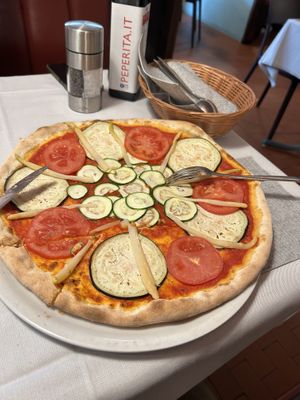 veganisierte Gemüse-Pizza  at Restaurant Pizzeria Gaston in Merano