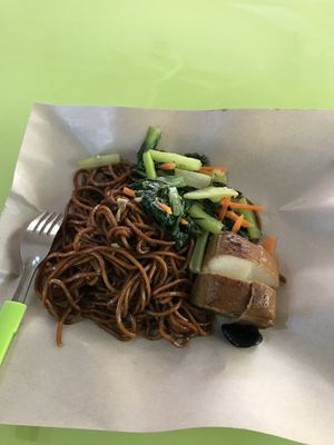 Noodle, tofu, and veggies for $3  at Yu Cheng Restaurant 雨成饭庄 in Central Singapore
