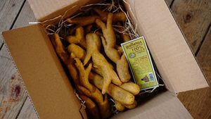 The gift box with vegan bones and antlers is one of our best selling vegan gifts. Can also be ordered online.  at hundsfutter in Madrid