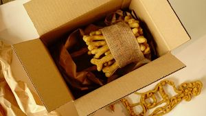 All can be eaten.....mede of carrot, spelled and olive oil and nothing else. at hundsfutter in Madrid