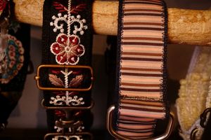 Happy Dog Life with animal friendly dog accessories. Fair made without animal products. We also do a great selection of super healthy vegan, natural, handmade dog treats & food. at hundsfutter in Madrid