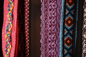 Our leashes are very special. Many visitors ask us to create a belt for their bags. We can do this because lwe just sew hooks in both ends. We do this while you wait.  at hundsfutter in Madrid