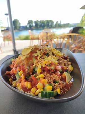 Vegan Mexican style bowl - also rather tasteless at Yuícery Rheingarten in Konstanz