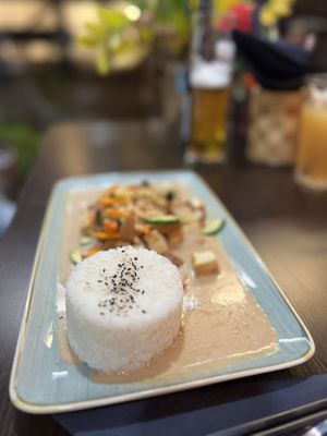 Buddha Bowl mit Erdnussoße  at Taiyo Sushi Bar in Pforzheim