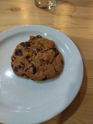 Galleta de chocolate y nueces at RootGasteiz in Vitoria Gasteiz