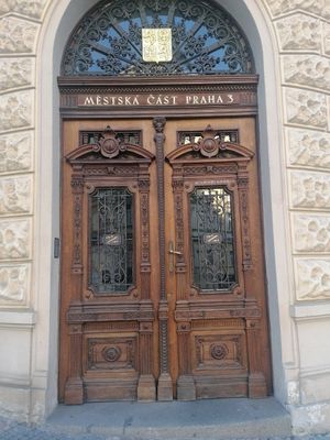This is the entrance. Than you just follow the signs at La Paisanita in Prague