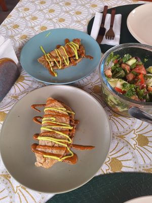Tacos de pan de legumbre con verduras at Kasa d' Vizin Restaurant in Eito