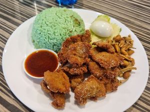 Super yummy vegetarian nasi lemak near Perth Station at Vege Munch in Northbridge