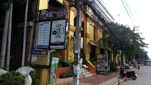 Outside view at Rasayana Raw Food Cafe in Pattaya
