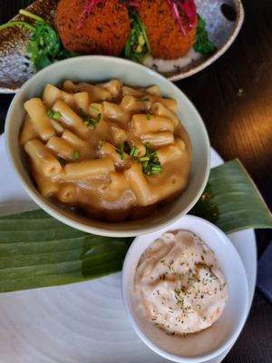 Mac & che*se, pot of smoked aioli at Jungle Bird in Birmingham