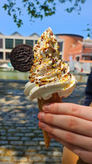  at The Happy Cow in Bristol