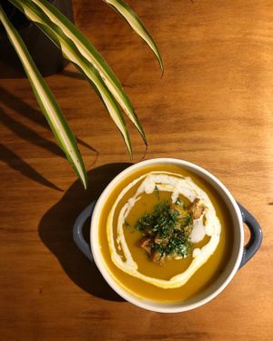 Pimplan Vengan Cream at Espacio B in Frutillar