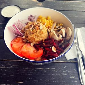 Poke bowl at Espacio B in Frutillar