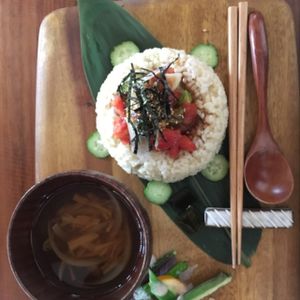 Korean-style avocado & tomato rice set at Yasai Cafe Meguri in Nikko