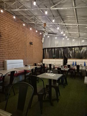 Outdoor seating at Pacini in Shawinigan