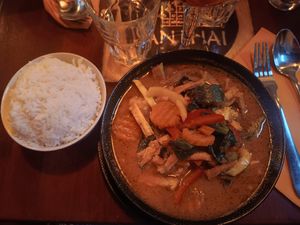 Yellow curry with vegetables and sticky rice at LE Banthai in Nice