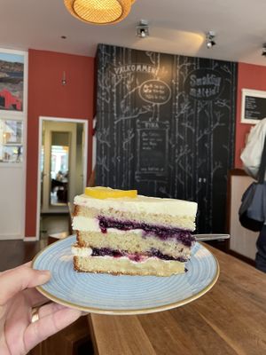Blueberry and lemon cake  at Karlsons Skandinavische Köstlichkeiten in Hamburg