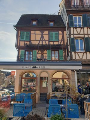 Front at Island Poké in Colmar