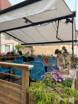 Outside seating at Island Poké in Colmar