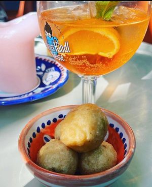 zeppole (free) & Aperol Spritz at Al Catzone Pizza Napovegana in Berlin