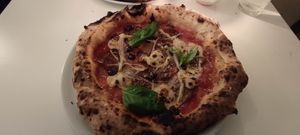 Super diavoli pizza at Al Catzone Pizza Napovegana in Berlin