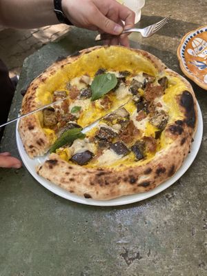 Kirby: good  at Al Catzone Pizza Napovegana in Berlin