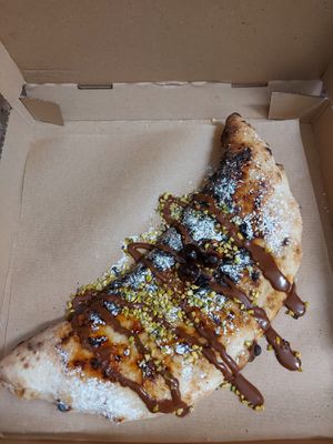 AL CATZONE dessert calzone  at Al Catzone Pizza Napovegana in Berlin