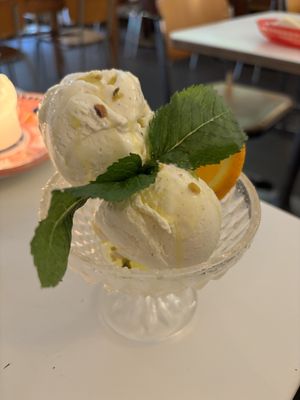 Vanilla ice cream   at Al Catzone Pizza Napovegana in Berlin